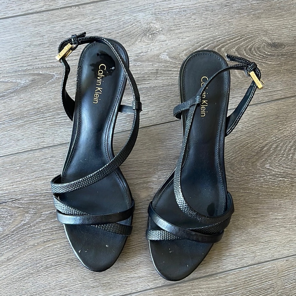 Calvin Klein women’s size 8 shoe